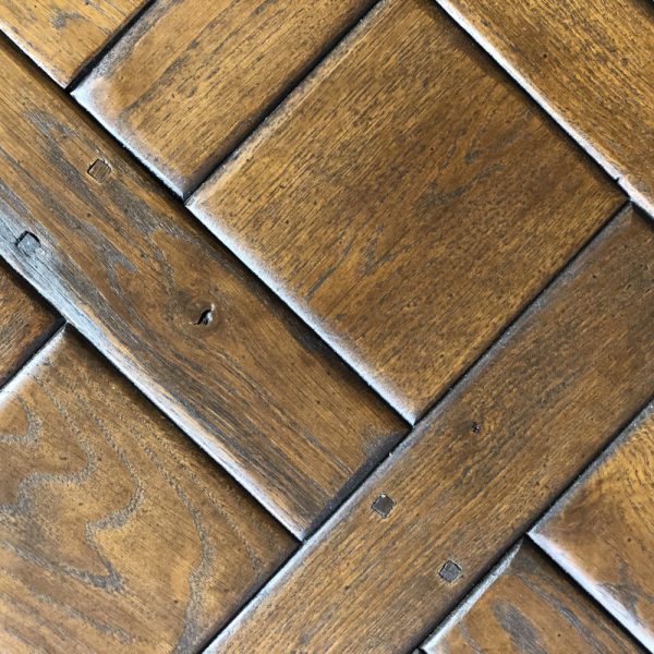 CURVED EDGES ON RECLAIMED FLOORING DESIGN
